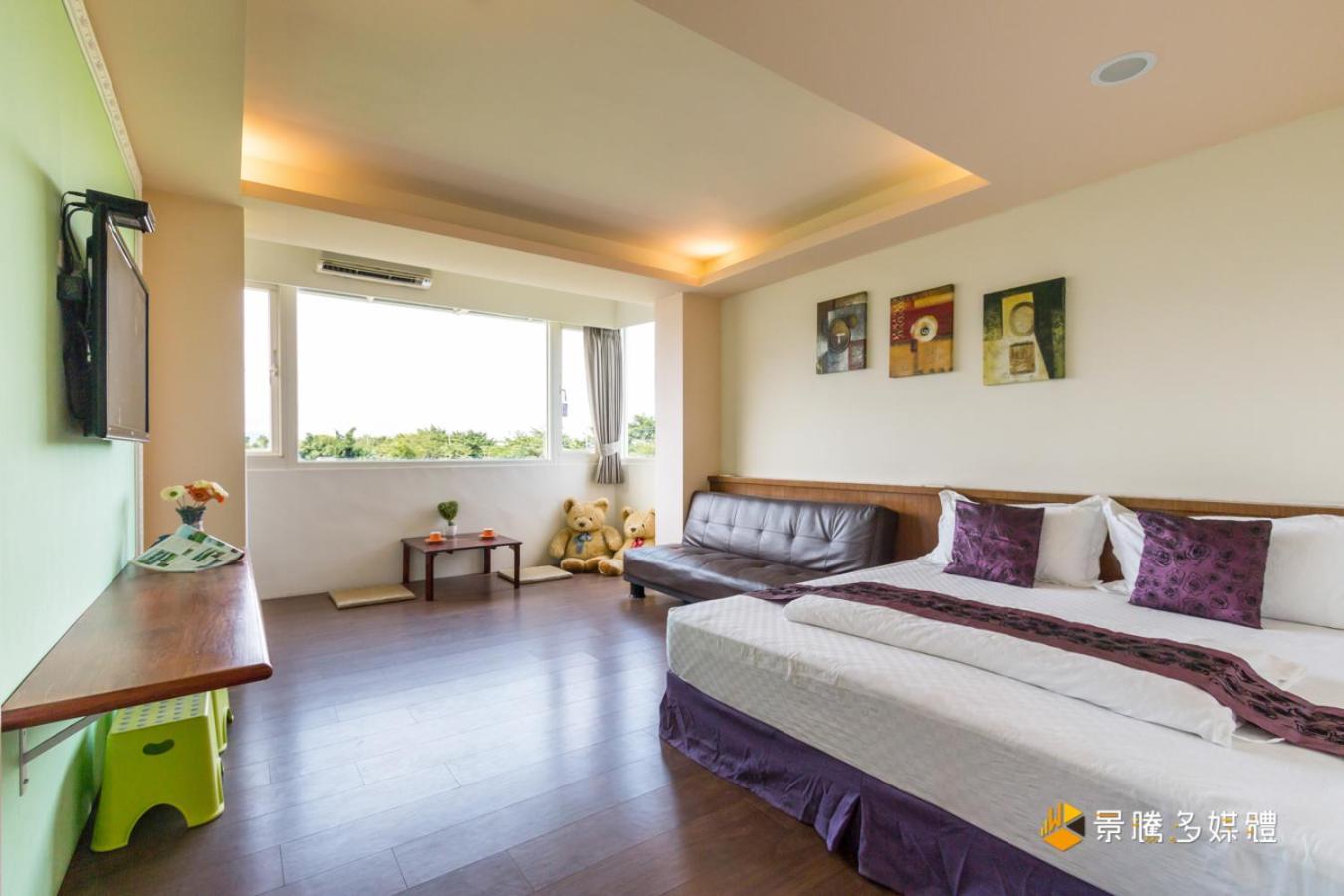 Water Bird Family Apartment Toucheng Bilik gambar