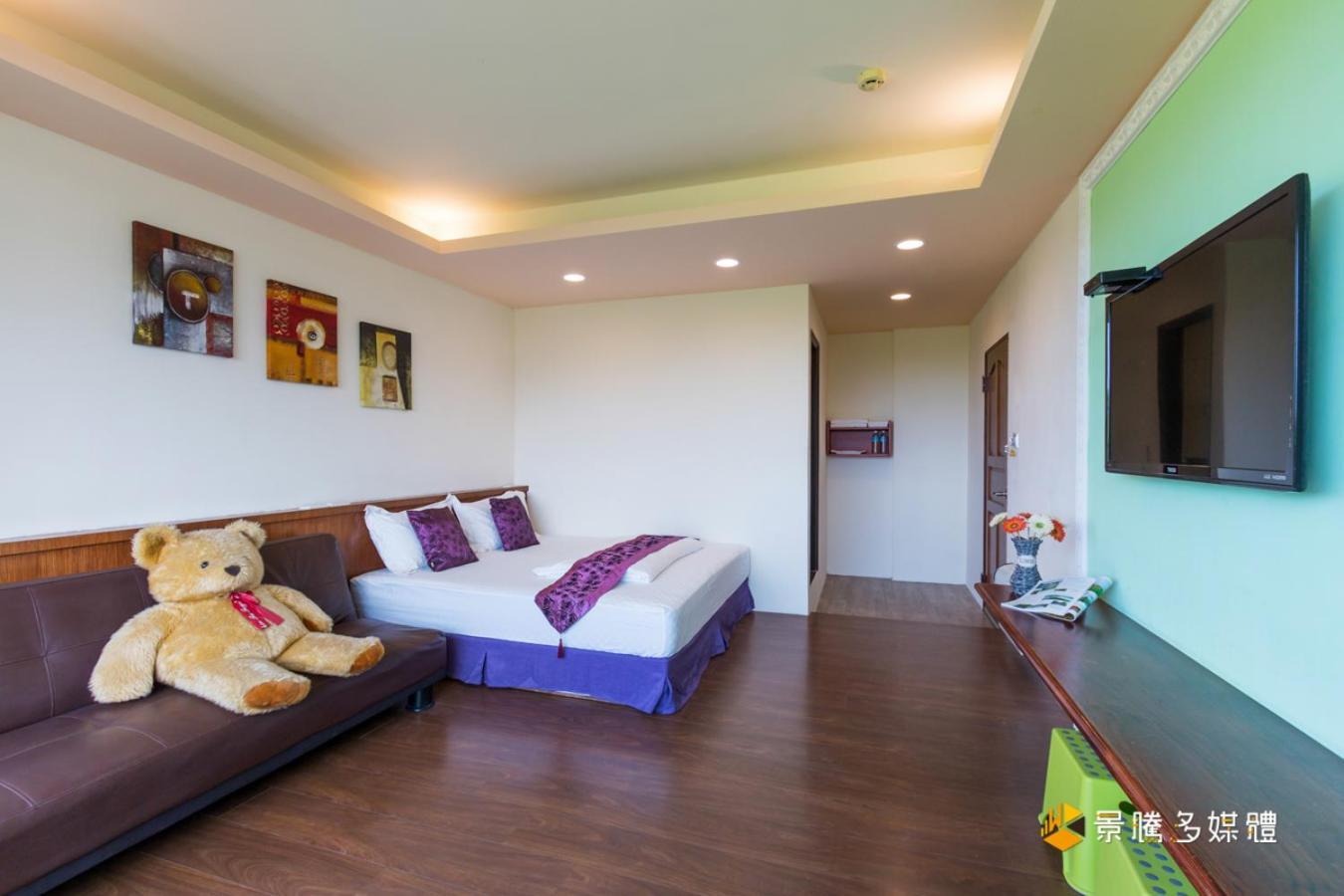 Water Bird Family Apartment Toucheng Bilik gambar